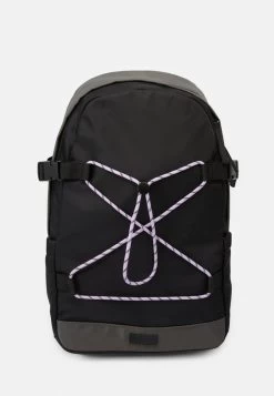 Even&Odd Tagesrucksack - 802 - Black_402 - Pink -Outfit Verkauf 0fb03fdb0d0c405cb2798c45abd0841e 2