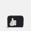 Even&Odd DISNEY WALLET - Geldbörse - Black 1 Even&Odd DISNEY WALLET - Geldbörse - Black -Outfit Verkauf 17f7a73defe84aebabfcb7a4ad598377