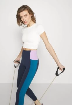 T-Shirt Basic - Cloud Dancer -Outfit Verkauf 25b7f16453d741f392c13ff45ce91e53