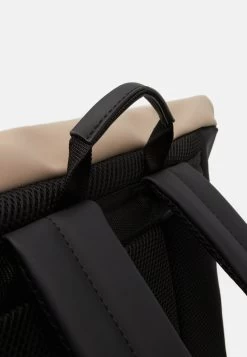 Even&Odd Tagesrucksack - 802 - Black_704 - Beige -Outfit Verkauf 3b363b9301be46ac88cdd169cf72174e