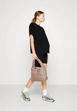 SET - Trainingsanzug - Black -Outfit Verkauf 4ac6df92e5d34ee9889c16f1da07311e