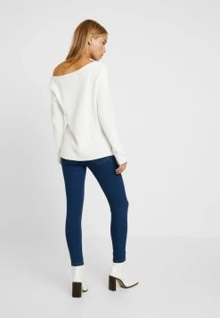 Strickpullover - Off White -Outfit Verkauf 4c4764e92af94e45bb7ad0fbe53eb33e