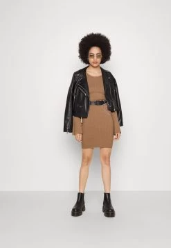 Outfit Verkauf -Outfit Verkauf 6effdb7e24914912a16c8d6c0869609a