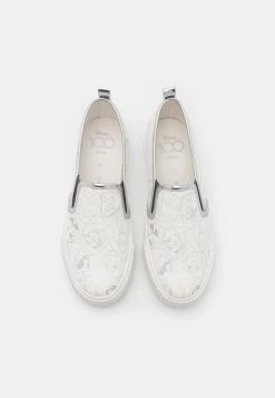 Even&Odd DISNEY D100 - Slipper - White -Outfit Verkauf ad6a034643284966911256d70cec3012