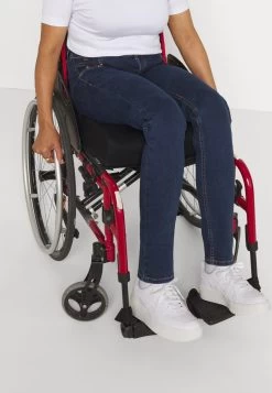 Even&Odd Jeans Slim Fit - Blue Denim 11 Even&Odd Jeans Slim Fit - Blue Denim -Outfit Verkauf bc1581279c994669aba586276cb6f32b