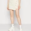 Even&Odd Shorts - Off-white 1 Even&Odd Shorts - Off-white -Outfit Verkauf d3110b8d9b474d59a7a83a63ffbcefd7