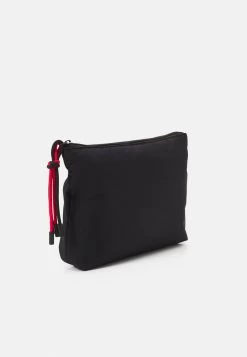 Even&Odd DISNEY MICKEY MOUSE 2 PACK - Kosmetiktasche - Black 9 Even&Odd DISNEY MICKEY MOUSE 2 PACK - Kosmetiktasche - Black -Outfit Verkauf d59d85d46f4c4891a9fd8068bc5ccd95