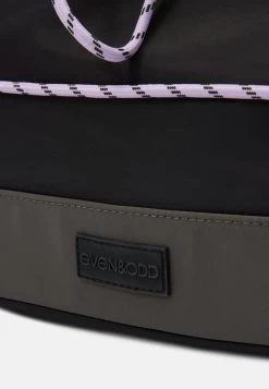 Even&Odd Tagesrucksack - 802 - Black_402 - Pink -Outfit Verkauf d5ebc6aa484344fe95b962d1657cee61
