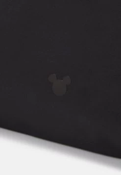 Even&Odd DISNEY MICKEY MOUSE 2 PACK - Kosmetiktasche - Black 13 Even&Odd DISNEY MICKEY MOUSE 2 PACK - Kosmetiktasche - Black -Outfit Verkauf db043ab9859b446f938b595c3523d303