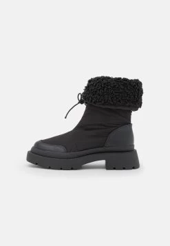 WINTER BOOT - Stiefelette - Black -Outfit Verkauf e83272028ded4be3bc89aac8ca6c48db